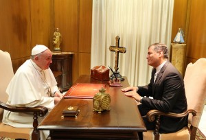 Presidente Rafael Correa visitó al Papa Francisco para definir detalles sobre su visita a Ecuador, en julio 