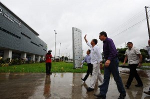 27 PRESIDENTE EN LAGO AGRIO CORTESÍA.jpg