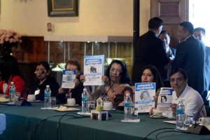 PRESIDENTE CON FAMILIARES DESAPARECIDOS