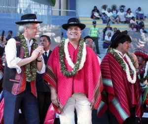 El presidente Rafael Correa fue declarado huésped ilustre y recibió las llaves de la ciudad de Quillacollo, en el departamento de Cochabamba. Foto: Presidencia