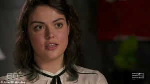 Emma Parkinson relató el momento en que recibió un disparó dentro del teatro de París, y cómo se las ingenió para buscar ayuda